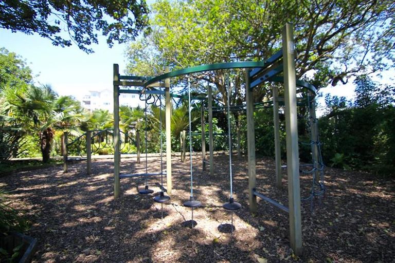 Photo of property in 20 Panorama Heights, Orewa, 0931