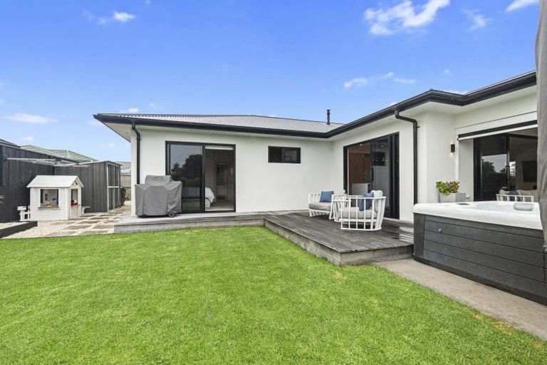 Photo of property in 9a Desmond Place, Bell Block, New Plymouth, 4312