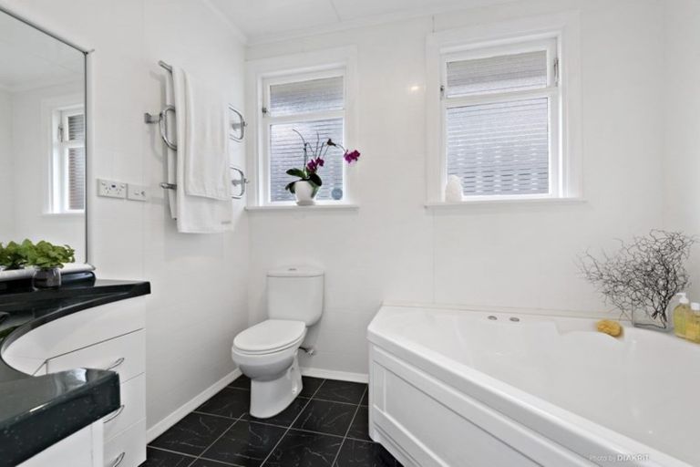 Photo of property in 14 Cleveland Street, Brooklyn, Wellington, 6021