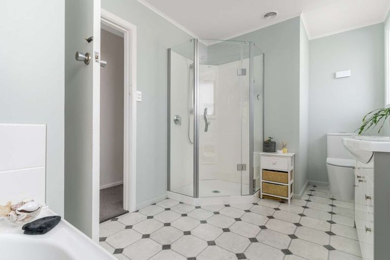 Photo of property in 14 Woodcote Avenue, Hornby, Christchurch, 8042