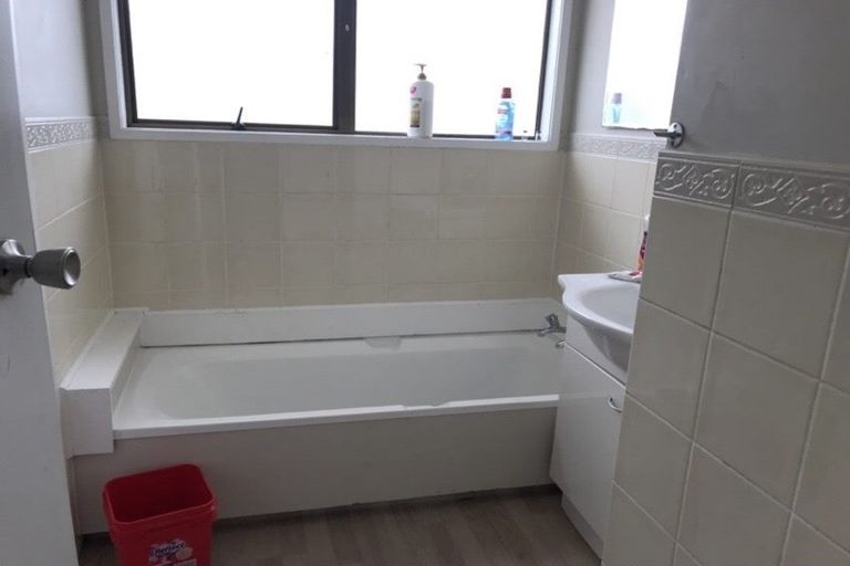 Photo of property in 69 John Walker Drive, Manurewa, Auckland, 2102