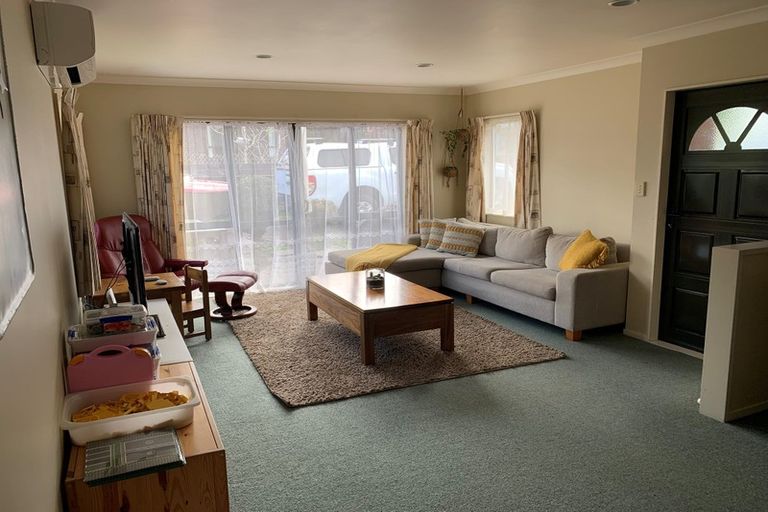 Photo of property in 32a Pine Road, Orewa, 0931