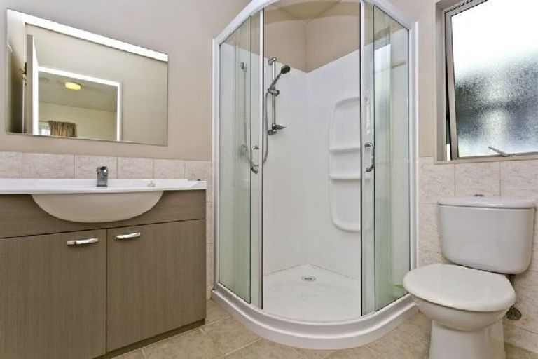 Photo of property in 14a Cypress Place, Sunnynook, Auckland, 0620