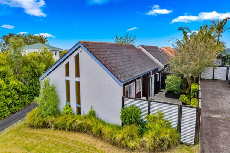 Photo of property in 1/1 Gatman Street, Birkdale, Auckland, 0626