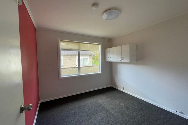 Photo of property in 90 Cliff View Drive, Green Bay, Auckland, 0604