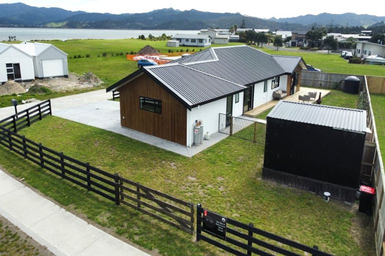 Photo of property in 2 Kotare Way, Matarangi, Whitianga, 3592