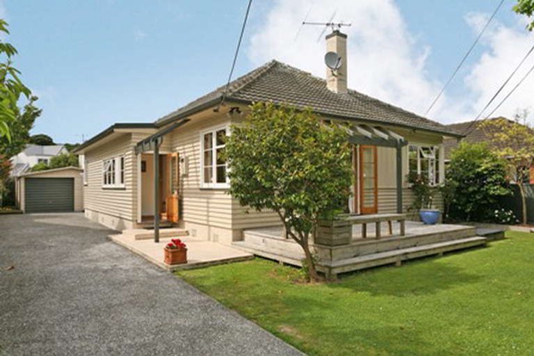 Photo of property in 2 Fry Street, Boulcott, Lower Hutt, 5010