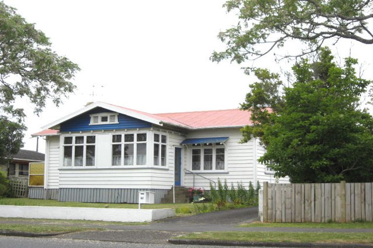 Photo of property in 97 Seddon Street, Pukekohe, 2120