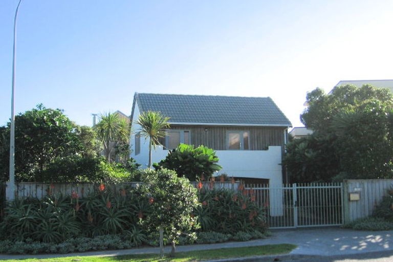 Photo of property in 9 Olliver Grove, Waikanae Beach, Waikanae, 5036