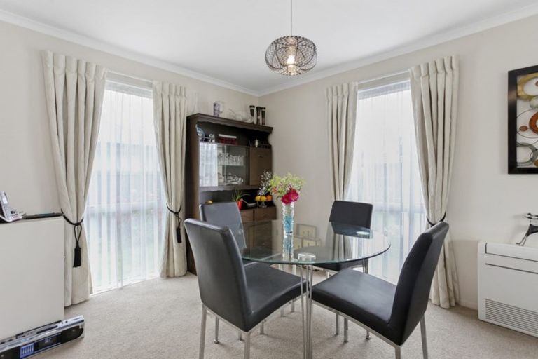 Photo of property in 45 Royal Park Drive, Parklands, Christchurch, 8083