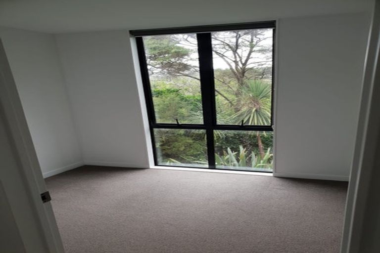 Photo of property in 33 Durness Place, Red Beach, 0932