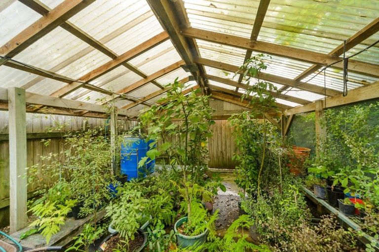 Photo of property in 6 Dunk Place, Milson, Palmerston North, 4414