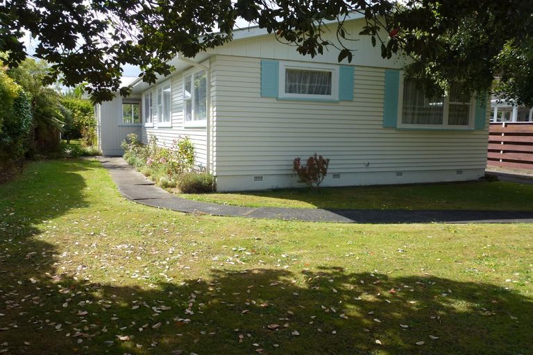 Photo of property in 64 Newcastle Street, Hokowhitu, Palmerston North, 4410