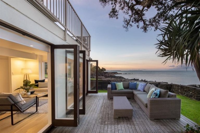 Photo of property in 2/259 Hurstmere Road, Takapuna, Auckland, 0622