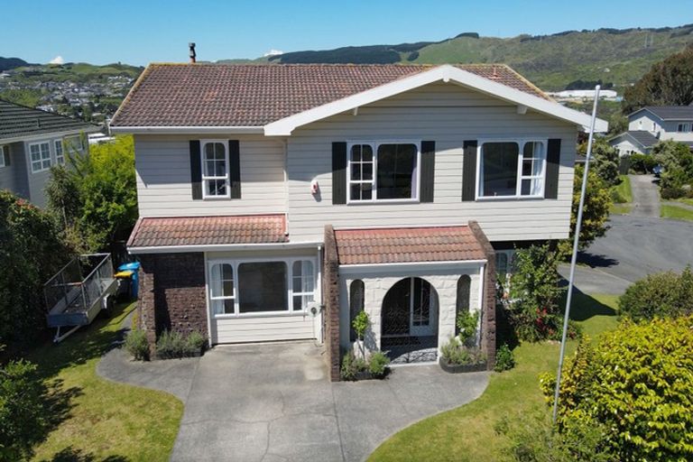 Photo of property in 52 Oriel Avenue, Tawa, Wellington, 5028