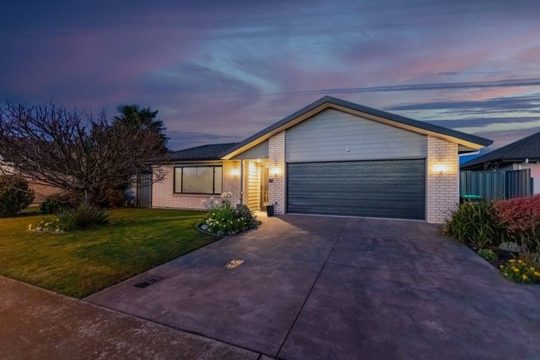 Photo of property in 25 Mcnaughton Place, Onekawa, Napier, 4110