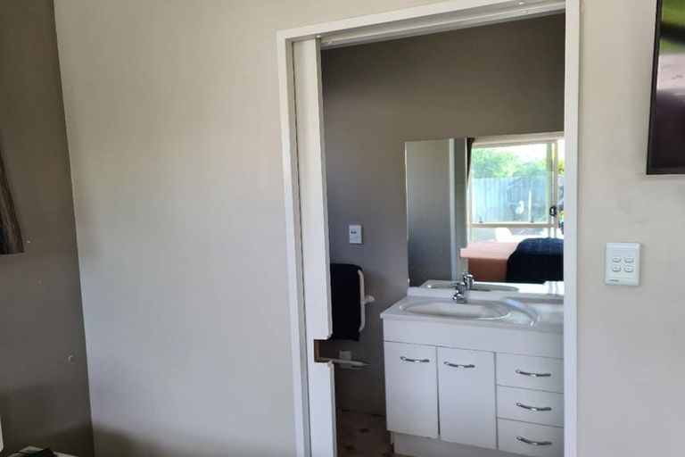 Photo of property in 6 Dinton Street, Russley, Christchurch, 8042