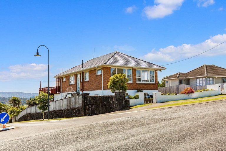 Photo of property in 7 Phillip Avenue, Glen Eden, Auckland, 0602