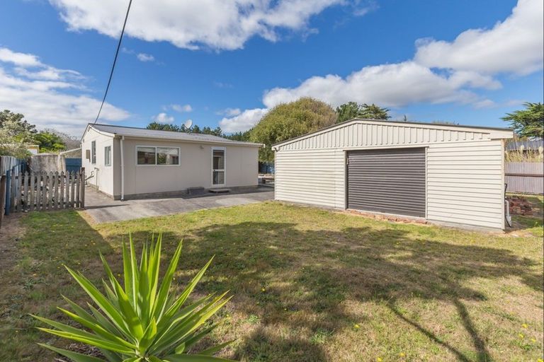 Photo of property in 15 Barling Street, Himatangi Beach, Foxton, 4891