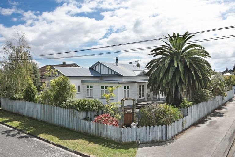 Photo of property in 30 Cuba Street, Marton, 4710