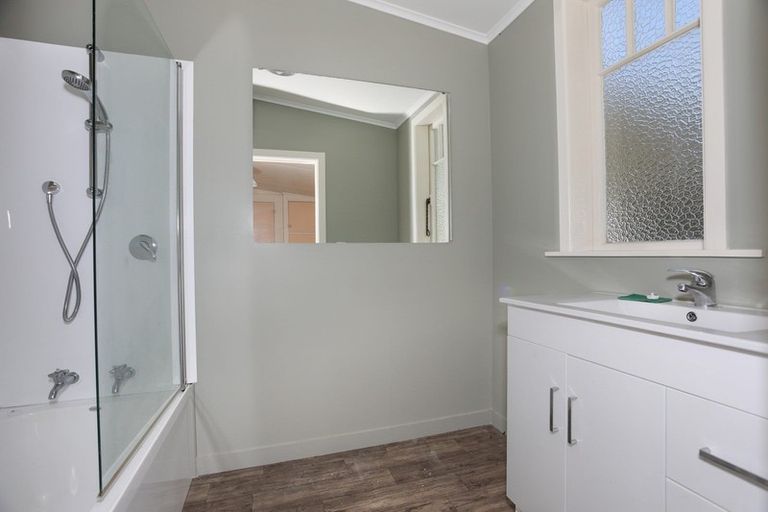 Photo of property in 38 Ongo Road, Hunterville, 4730