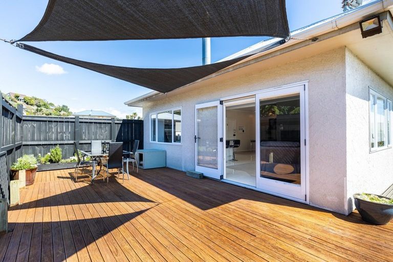 Photo of property in 5 Tupoki Street, Glen Avon, New Plymouth, 4312