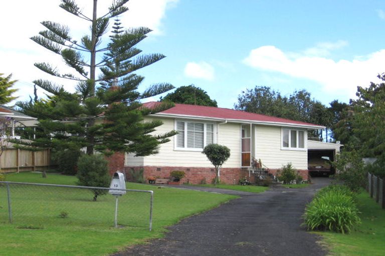 Photo of property in 13 Neil Avenue, Te Atatu Peninsula, Auckland, 0610