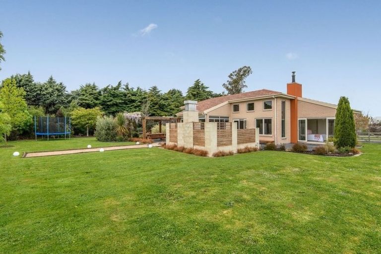 Photo of property in 21 Teviotview Place, Amberley, 7410