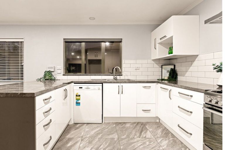 Photo of property in 78 Corinth Grove, Papamoa Beach, Papamoa, 3118