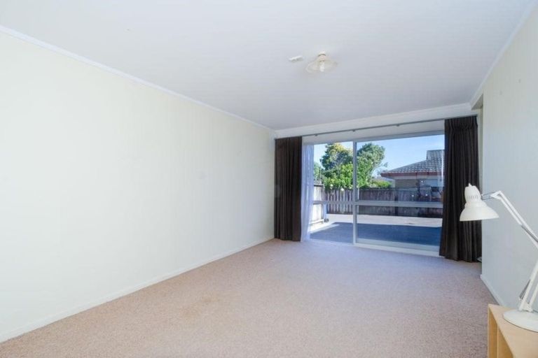 Photo of property in 204b Edmonton Road, Te Atatu South, Auckland, 0610