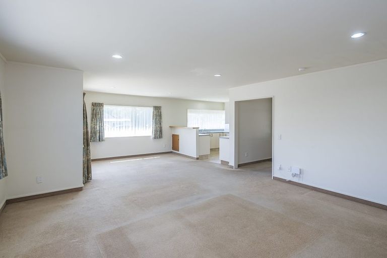 Photo of property in 18 Tararua Street, Paraparaumu, 5032