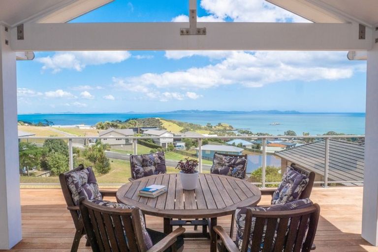 Photo of property in 11 Midgard Road, Coopers Beach, 0420