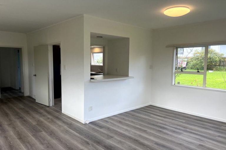 Photo of property in 1/3 Exmouth Road, Northcote, Auckland, 0627