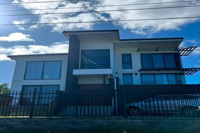 Photo of property in 8a Palmer Avenue, Glen Eden, Auckland, 0602