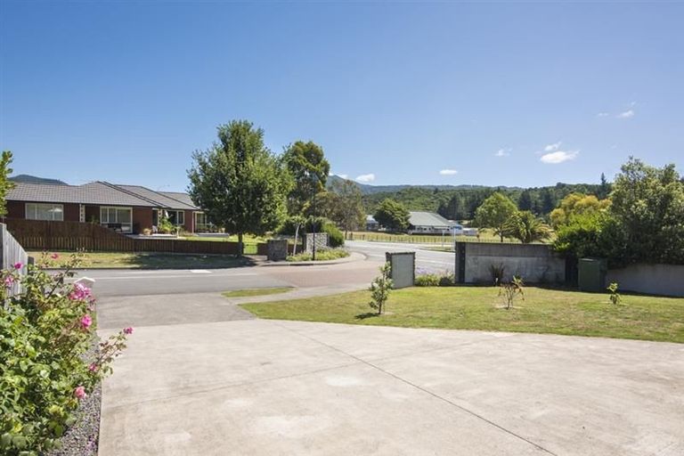 Photo of property in 1 Tui Drive, Picton, 7220