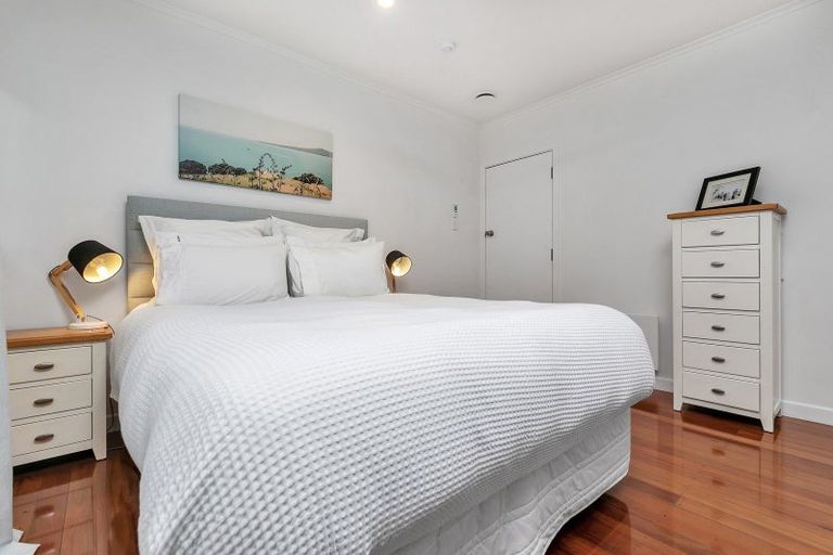 Photo of property in 4 Birkley Road, Bayswater, Auckland, 0622