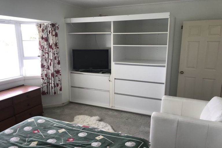 Photo of property in 16 Carter Road, Oratia, Auckland, 0604