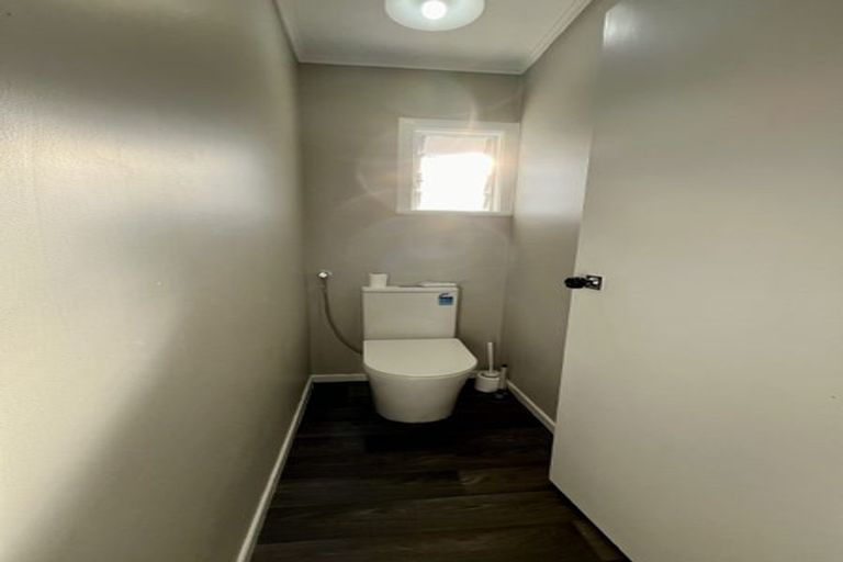 Photo of property in 130 Robertson Road, Mangere East, Auckland, 2024