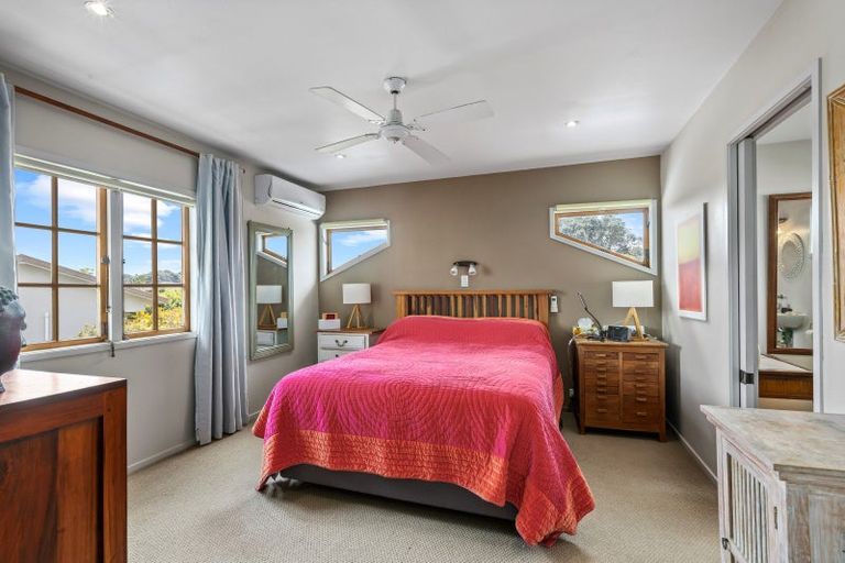 Photo of property in 77 Bay Street, Red Beach, 0932