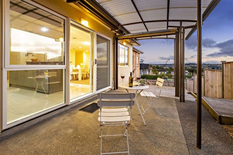 Photo of property in 33 Lucca Crescent, Flat Bush, Auckland, 2019