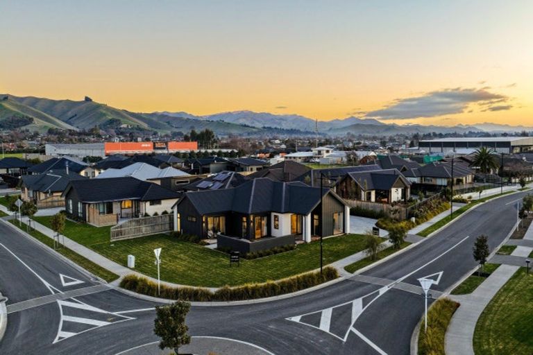 Photo of property in 32 Nikau Drive, Redwoodtown, Blenheim, 7201