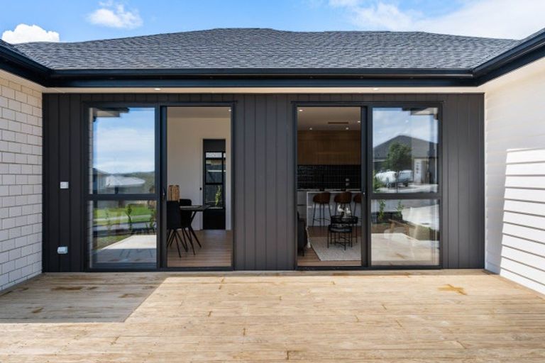 Photo of property in 4 Dame Nganeko Drive, Glenbrook, 2681