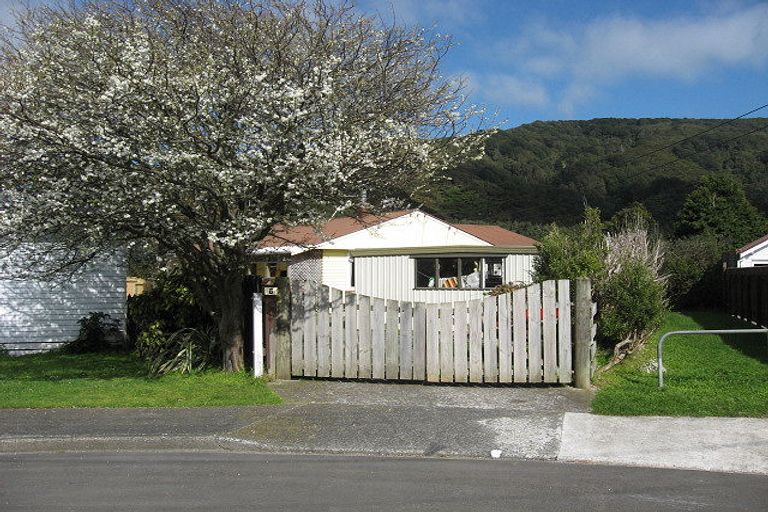 Photo of property in 7 Willow Grove, Wainuiomata, Lower Hutt, 5014