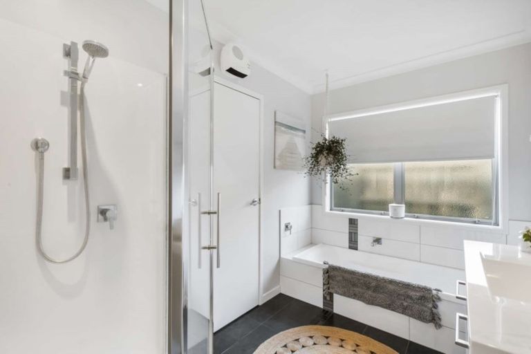 Photo of property in 29 Kahira Crescent, Papamoa Beach, Papamoa, 3118