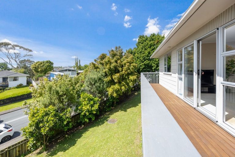 Photo of property in 98 Gallony Avenue, Massey, Auckland, 0614