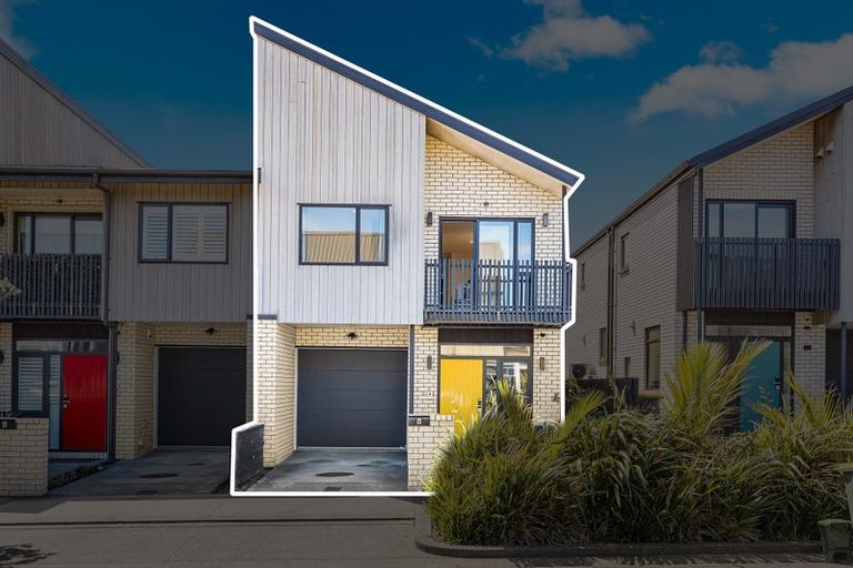 Photo of property in 6 Desalt Drive, Hobsonville, Auckland, 0616