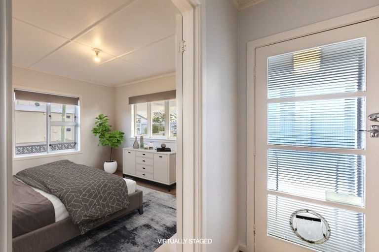 Photo of property in 1/11 Meeanee Quay, Westshore, Napier, 4110