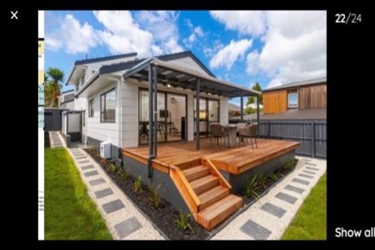 Photo of property in 2/17 Oliver Street, Point Chevalier, Auckland, 1022