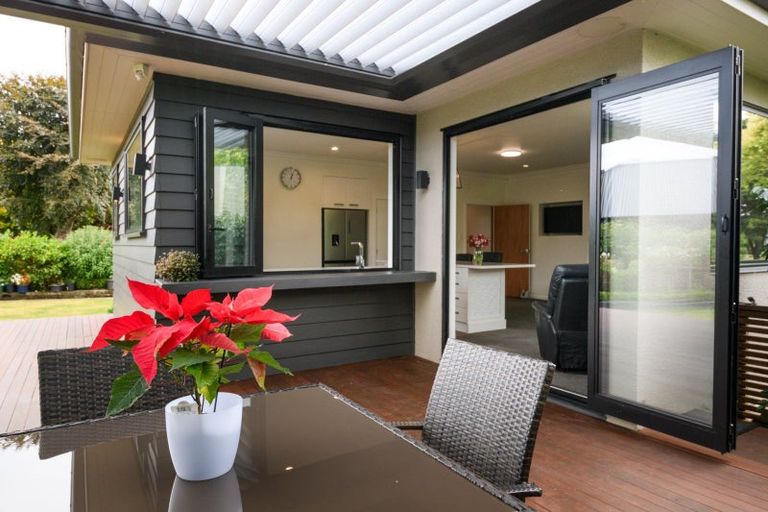 Photo of property in 9 Awatea Terrace, Hokowhitu, Palmerston North, 4410