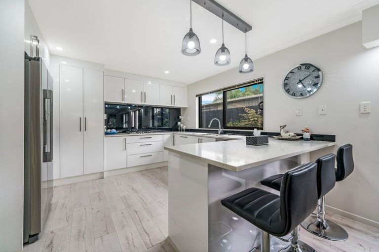 Photo of property in 61a Awaroa Road, Sunnyvale, Auckland, 0612